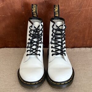 DR. Martens | Air Wair Combat Boots